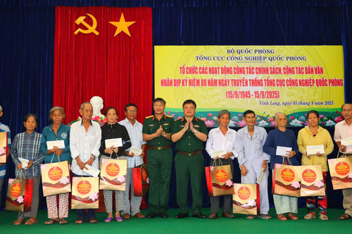 Tổng cục Công nghiệp Quốc phòng tổ chức 'đền ơn đáp nghĩa' tại Vĩnh Long