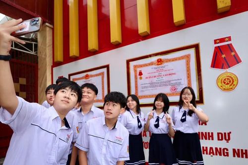 Rộn ràng lễ khai giảng đặc biệt