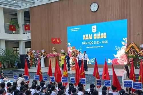 Phát biểu ấn tượng của cô Hiệu trưởng Trường THCS Giảng Võ trong lễ khai giảng
