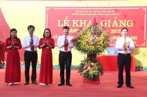 Gần 1 triệu học sinh ở tỉnh Phú Thọ tưng bừng khai giảng năm học mới