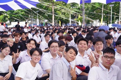 Trường Đại học Bách khoa TPHCM chào đón gần 6.000 tân sinh viên