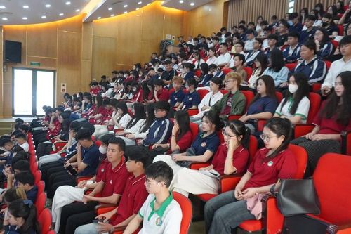 Trường Đại học Tài nguyên và Môi trường Hà Nội khai giảng năm học mới