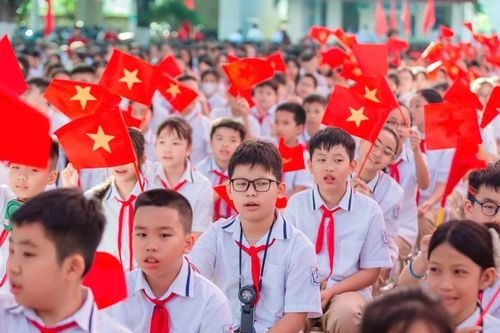 Hình ảnh ấn tượng của học sinh Hà Nội trong lễ khai trường 'đặc biệt'