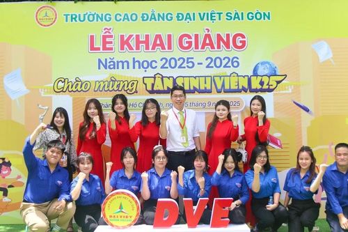 Trường Cao đẳng Đại Việt Sài Gòn đón gần 1.000 tân sinh viên