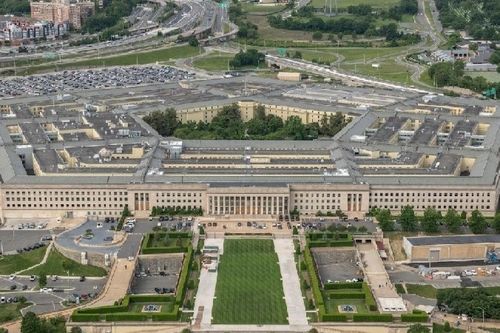 Tổng thống Mỹ Donald Trump chuẩn bị ký sắc lệnh đổi tên Bộ Quốc phòng thành Bộ Chiến tranh