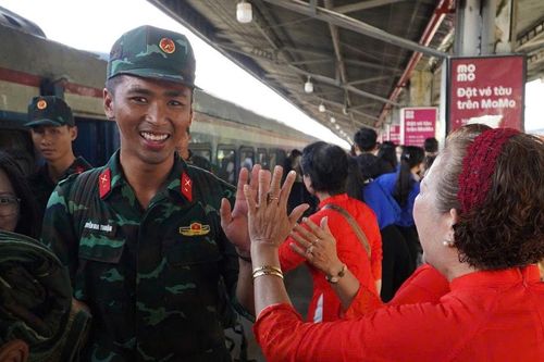 TP.Hồ Chí Minh chào đón lực lượng làm nhiệm vụ A80 trở về
