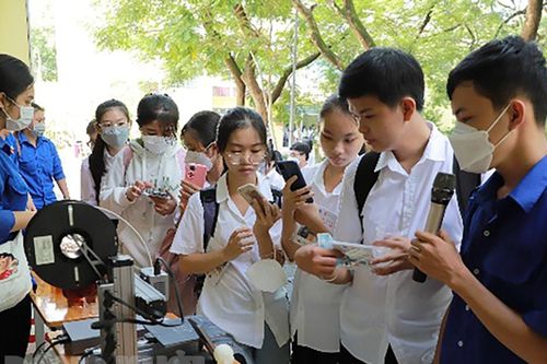 Sinh viên ngành STEM được vay tối đa 15 triệu đồng/tháng, lãi suất 4,8%/năm