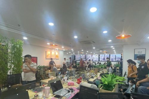 Băng nhóm lừa đảo lập trang web giả danh 'sàn chứng khoán quốc tế'