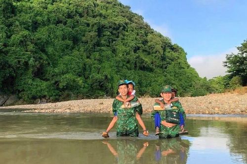 Những hình ảnh xúc động trong ngày khai giảng ở Quảng Trị