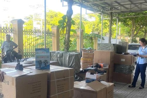 Phạt 25 triệu đồng, buộc tiêu hủy 1.832 sản phẩm đồ điện nhập lậu