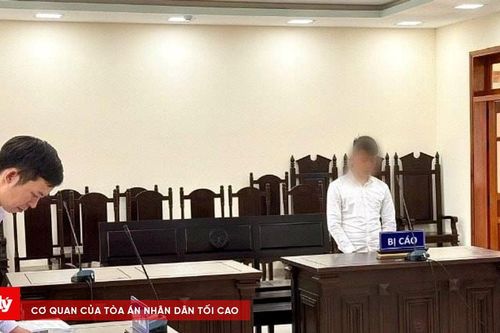 Cướp điện thoại để lấy tiền tiêu xài