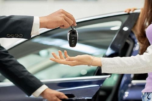 Chồng mua nhà, tặng xe cho nhân tình, vợ có đòi lại được không?