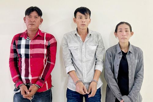 Được 'người tốt' đưa về nhà, người phụ nữ xanh mặt khi mất sạch vàng