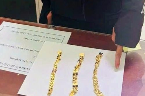 Công an vây bắt nghi phạm cướp tiệm vàng sau 18 giờ truy lùng