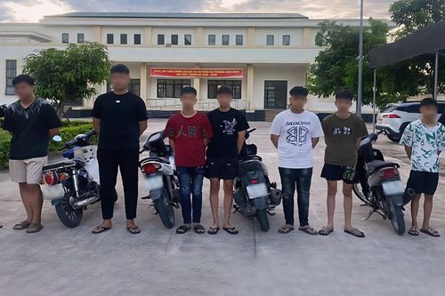 Diễn biến mới vụ thiếu niên 16 tuổi bị đánh co giật gần cổng trường đại học