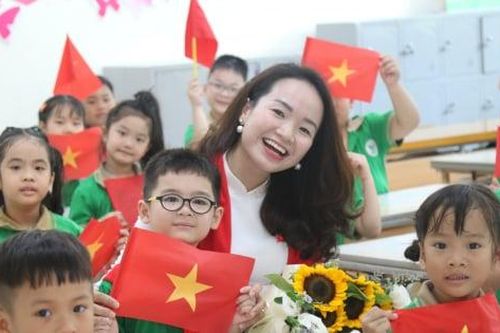 Khai giảng năm học 2025 – 2026: Lần đầu tiên hơn 26 triệu học sinh cả nước chung nhịp hát Quốc ca