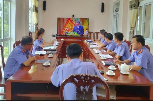 Chi bộ VKSND Khu vực 12, TP Cần Thơ tổ chức sinh hoạt chuyên đề