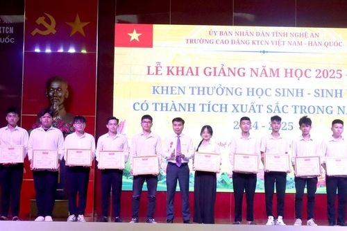 Năm học 2025 – 2026, Trường Cao đẳng Kỹ thuật Công nghiệp Việt Nam – Hàn Quốc có nhiều ngành học vượt chỉ tiêu tuyển sinh