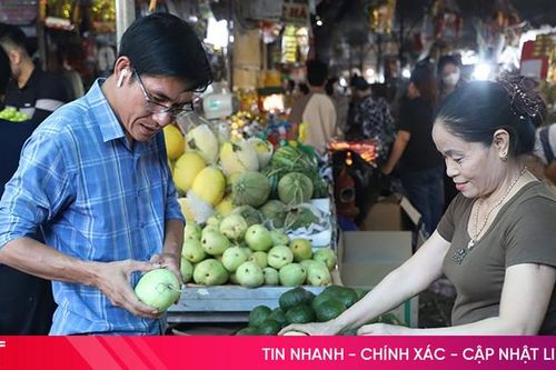 Nhộn nhịp mua sắm lễ rằm tháng Bảy