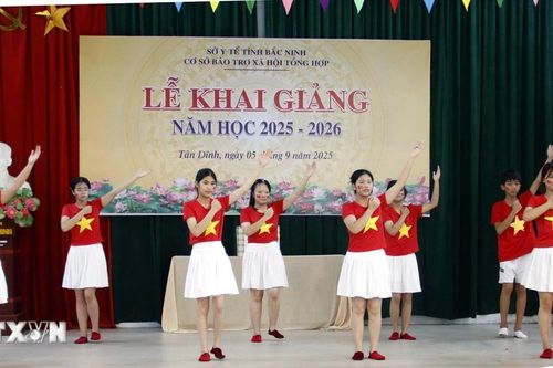 Bắc Ninh: Ấm áp lễ khai giảng năm học mới của trẻ khuyết tật nghe nói