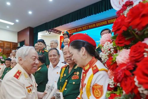 Thiếu tướng 95 tuổi viết sách về chiến trường Trị Thiên khói lửa