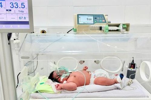 Người phụ nữ sinh con nặng 6,2kg