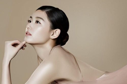 Sắc vóc nóng bỏng của nữ diễn viên giàu nhất Hàn Quốc