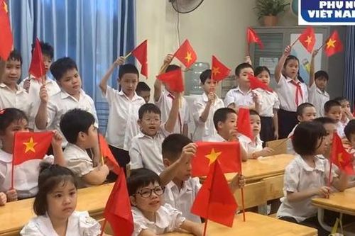 Lễ khai giảng ấm áp của học sinh khiếm thính trường PTCS Xã Đàn