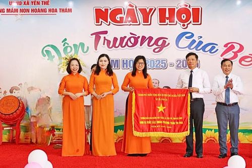Phó Chủ tịch UBND tỉnh Đào Quang Khải dự lễ khai giảng năm học mới tại xã Yên Thế