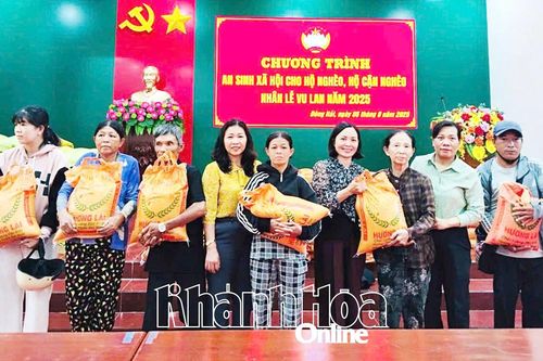 Ủy ban MTTQ Việt Nam phường Đông Hải phối hợp trao 302 suất quà cho người nghèo