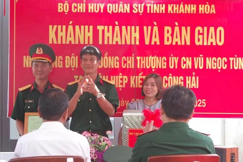 Bộ Chỉ huy Quân sự tỉnh Khánh Hòa bàn giao 'Nhà đồng đội' cho quân nhân có hoàn cảnh khó khăn