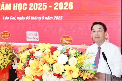 Đồng chí Phó Bí thư Tỉnh ủy Nguyễn Tuấn Anh dự lễ khai giảng tại Phân hiệu Đại học Thái Nguyên tại Lào Cai