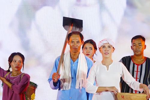 Giữ gìn văn hóa dân tộc trong trường học