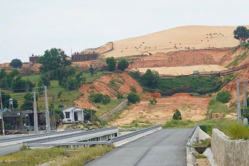 Vướng mặt bằng, các dự án giao thông ven biển chậm tiến độ