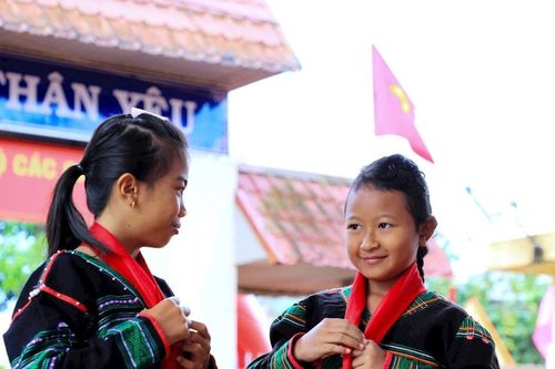 Chùm ảnh học sinh Lâm Đồng hân hoan bước vào năm học mới 2025 - 2026