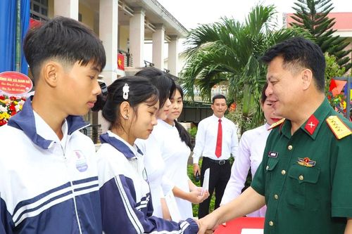 Trường THPT Trần Phú khai giảng năm học mới