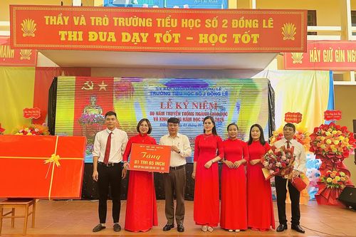 Giám đốc Công an tỉnh, Thiếu tướng Nguyễn Thanh Liêm dự lễ khai giảng năm học 2025-2026