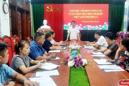 Đồng chí Chủ tịch Ủy ban MTTQ Việt Nam tỉnh làm việc tại xã Yên Châu
