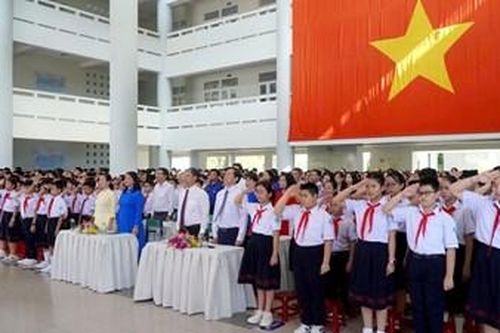 Niềm vui ngày khai trường