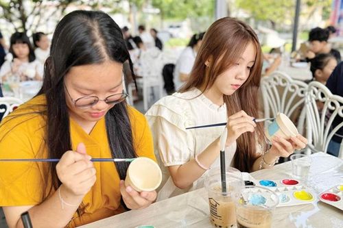 Nhiều người trẻ chọn sống chậm