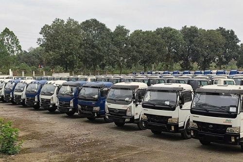 VEAM thu về 129,8 tỉ từ bán ô tô tồn kho