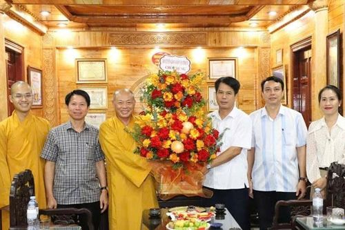 Thanh Hóa: Lãnh đạo Ban Tuyên giáo và Dân vận Tỉnh ủy thăm, chúc mừng Đại lễ Vu lan Phật lịch 2569