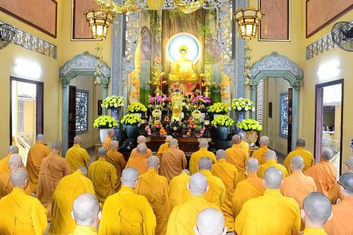 Chư Tăng các phường Diên Hồng, Vườn Lài, Hòa Hưng tác pháp Tự tứ tại chùa Ấn Quang