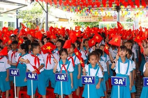 Rộn ràng lễ khai giảng ở vùng đất cực Nam của Tổ quốc