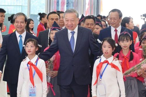 Cả nước đồng loạt khai giảng năm học mới, kỷ niệm 80 năm truyền thống ngành Giáo dục