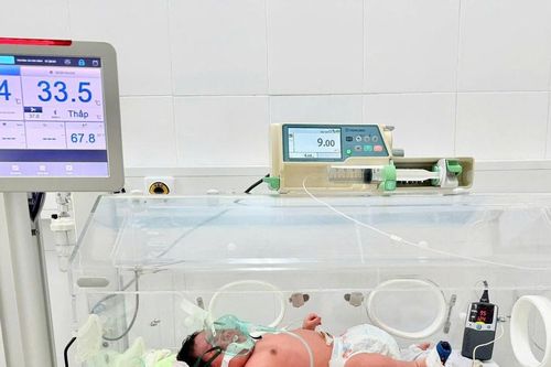 Ca sinh đặc biệt: Bé trai nặng 6,2kg chào đời ở Quảng Ninh