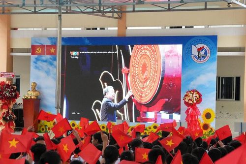 TP. Hồ Chí Minh: Gần 1.400 học sinh Trường THCS Nguyễn Ảnh Thủ trang trọng, tự hào khai giảng năm học mới