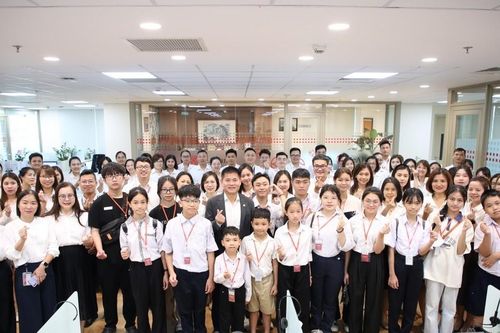 Quỹ Ươm mầm ước mơ SeABank nhận đỡ đầu thêm 10 học sinh nghèo hiếu học