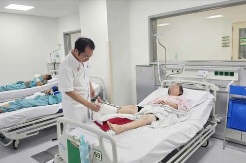 Nối thành công bàn chân bị đứt rời do máy cắt cỏ