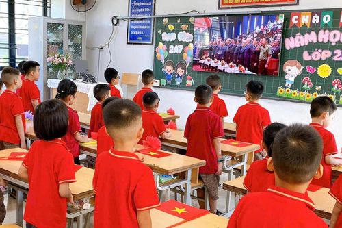 Những vị khách đặc biệt đến với lễ khai giảng ấm áp của Trường Tiểu học Lĩnh Nam